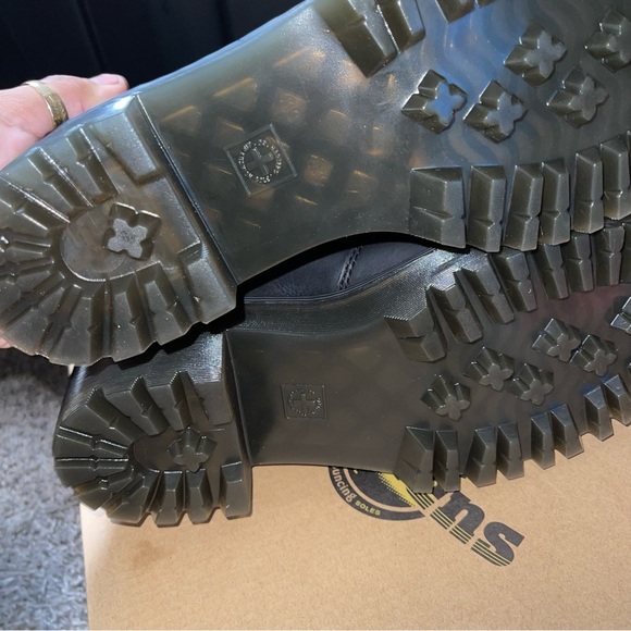 Dr. Martens Rometty BLACK BURNISHED
WYOMING BOOT / 23917001 - Picture 3 of 8